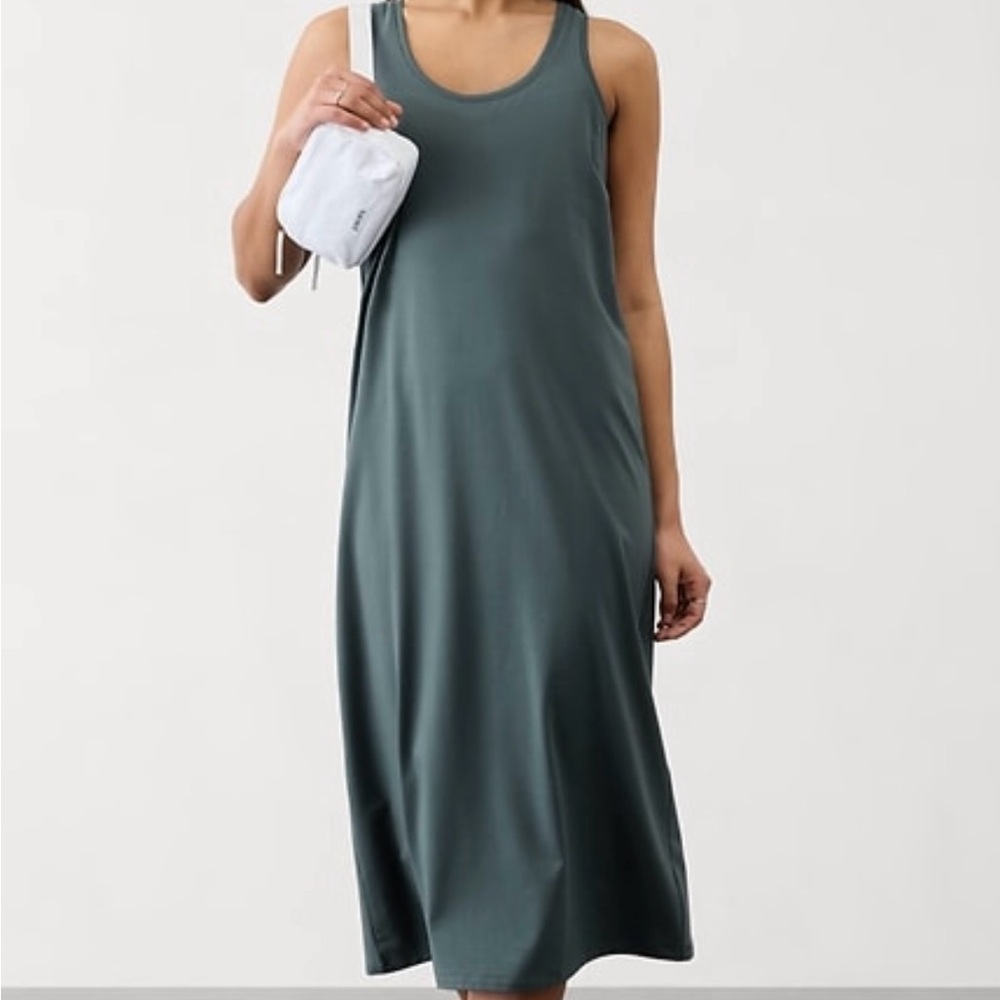 NWT ATHLETA ESSENTIAL MIDI SCOOP DRESS